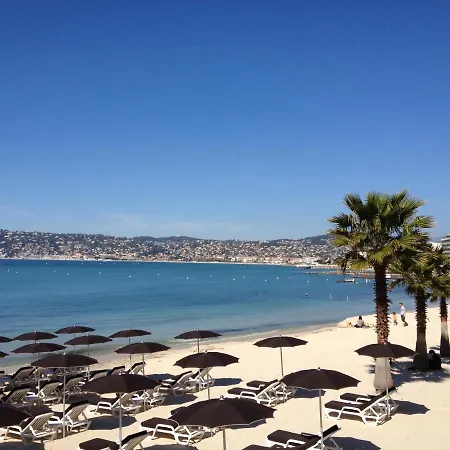 Appartement 2p Dernier Etage Vue Mer,piscine,tennis,wifi,plage Antibes